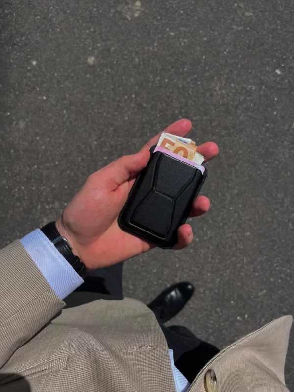 97271635-4027-4773-8BCB-615FBB53A301